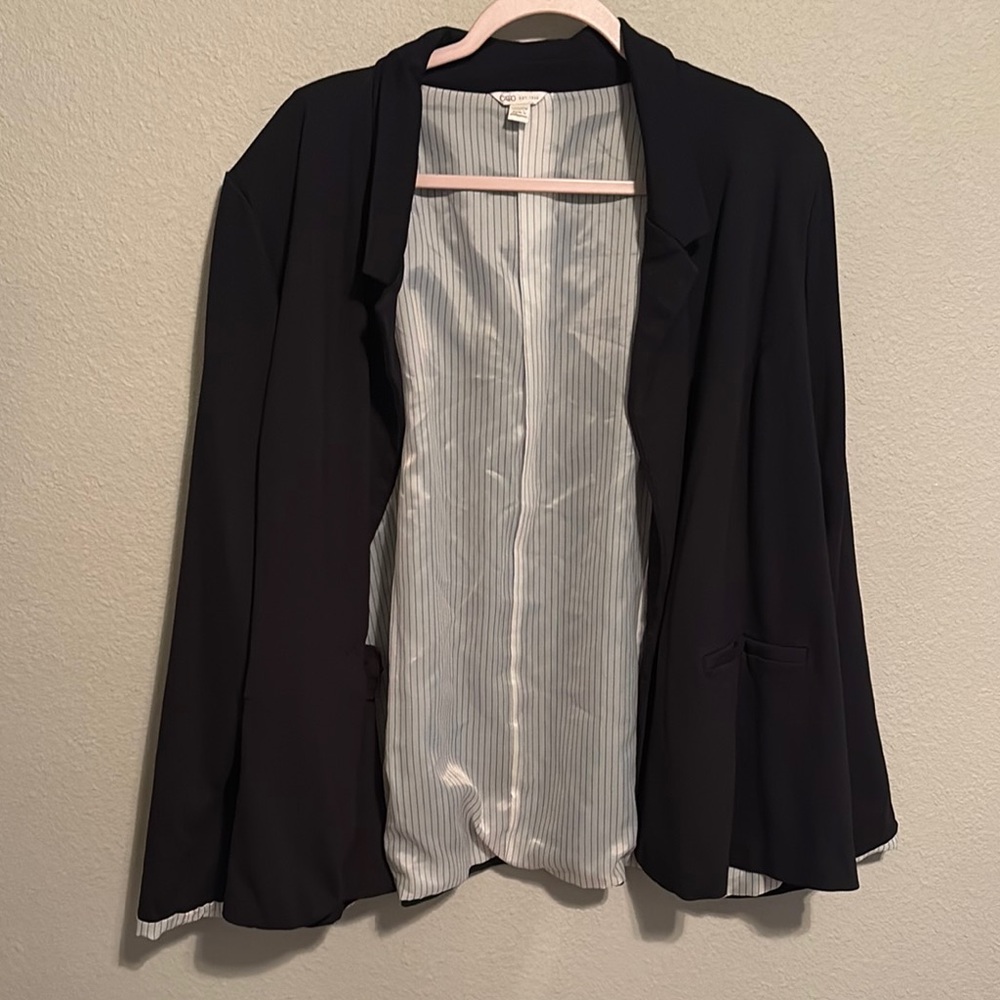 Women’s black blazer jacket